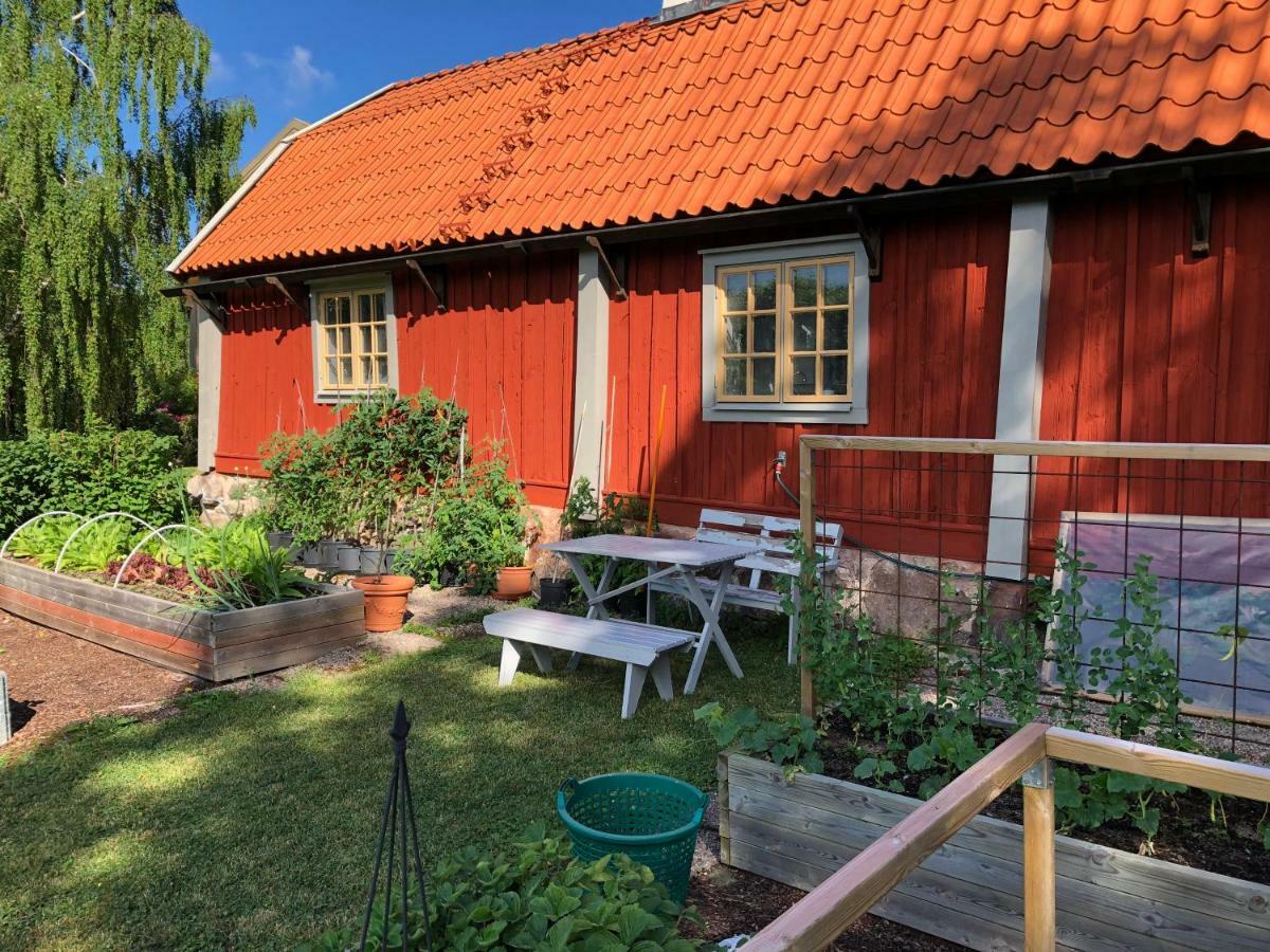 Old Wing Villa Enköping Kültér fotó